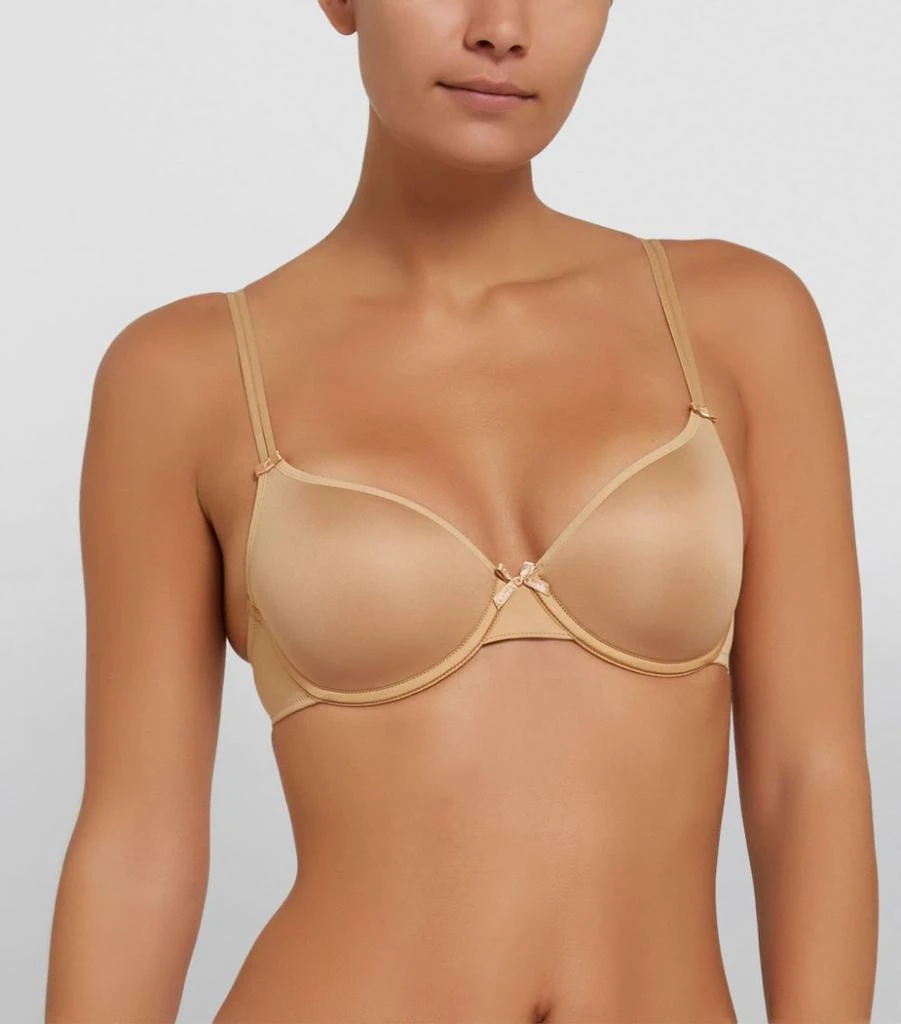 商品Chantelle|Basic Invisible Memory Foam T-Shirt Bra,价格¥556,第2张图片详细描述