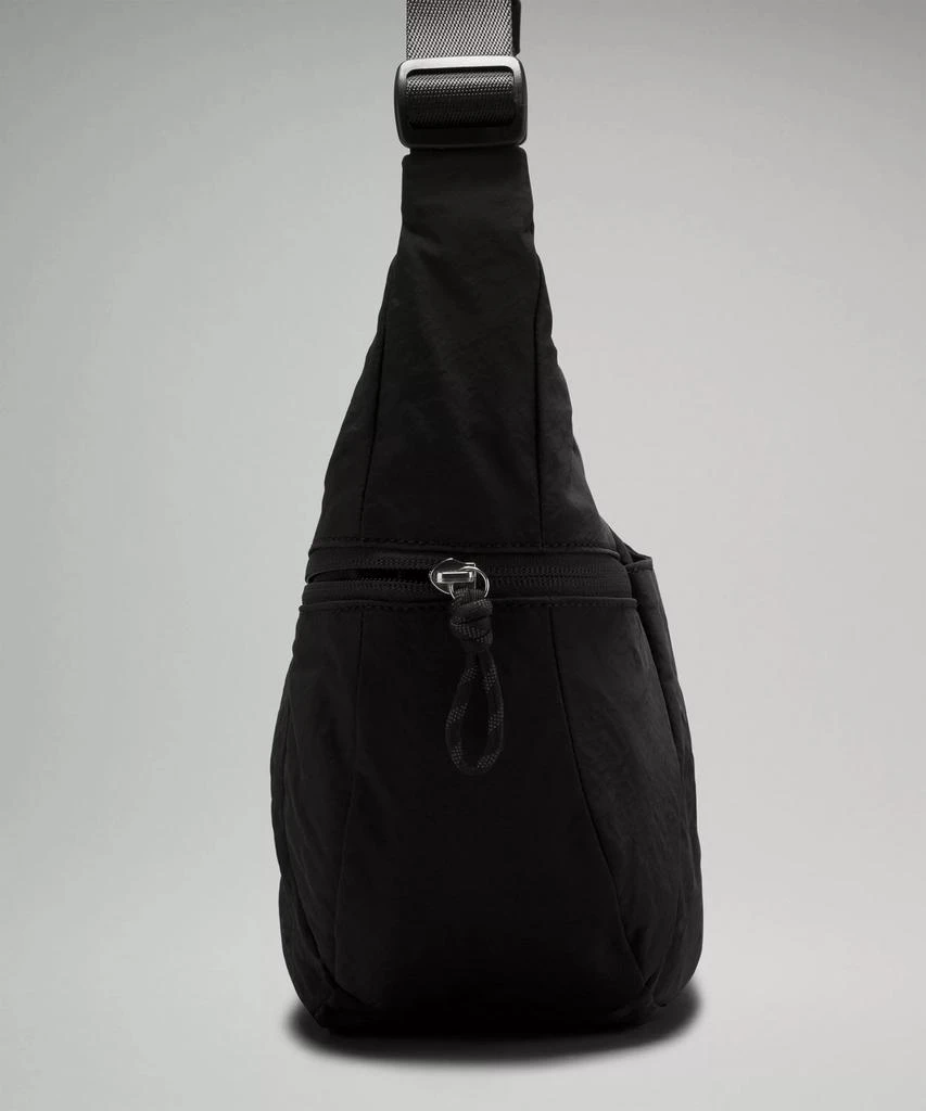 商品Lululemon|Slouchy Sling Bag 6L,价格¥552,第4张图片详细描述