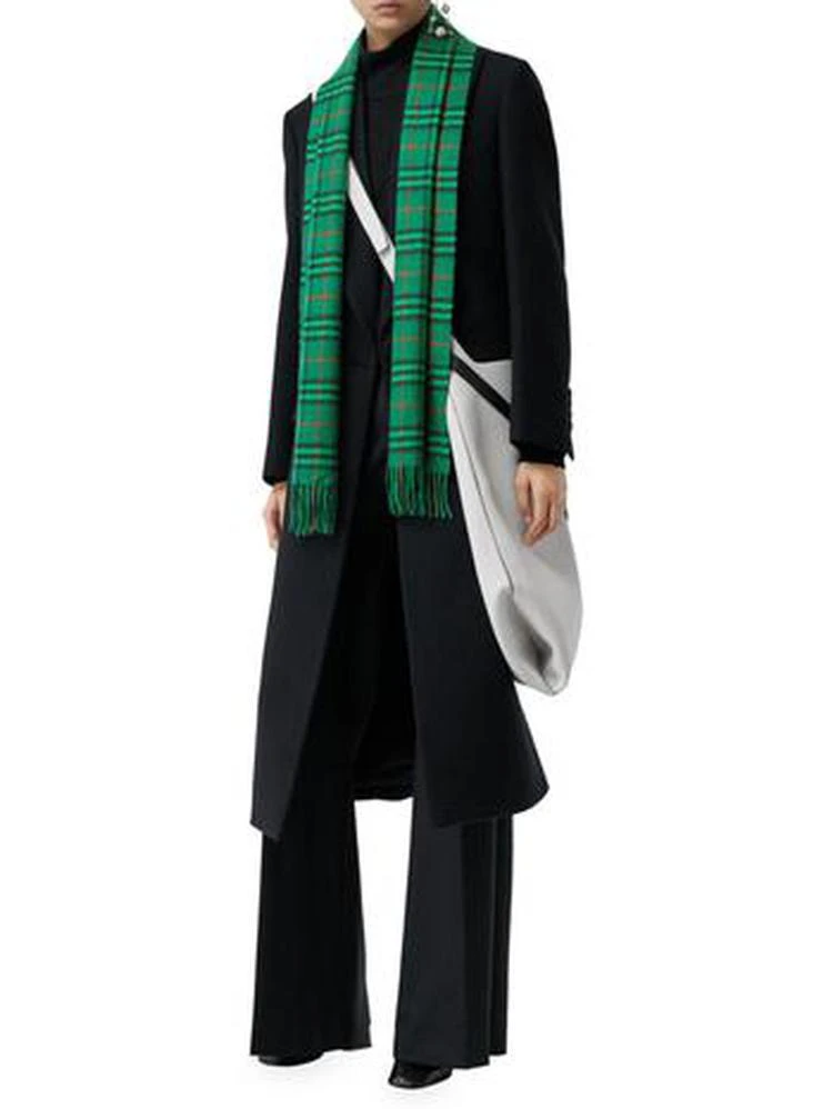 商品Burberry|Tonal Vintage Check Cashmere Scarf,价格¥3202,第2张图片详细描述