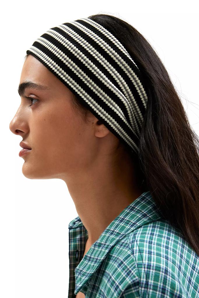NEW HANGAI MOUNTAIN TEXTILES women\'s ribbed cashmere beanie in black Women main image 3