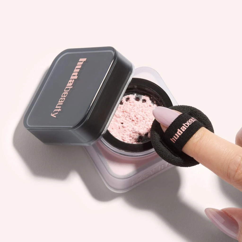 商品Huda Beauty|Mini Easy Bake Loose Baking & Setting Powder,价格¥179,第5张图片详细描述