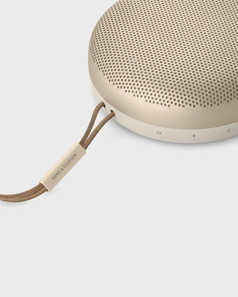 商品Bang & Olufsen|Beosound A1 2nd Generation Wireless Speaker, Gold,价格¥2344,第2张图片详细描述