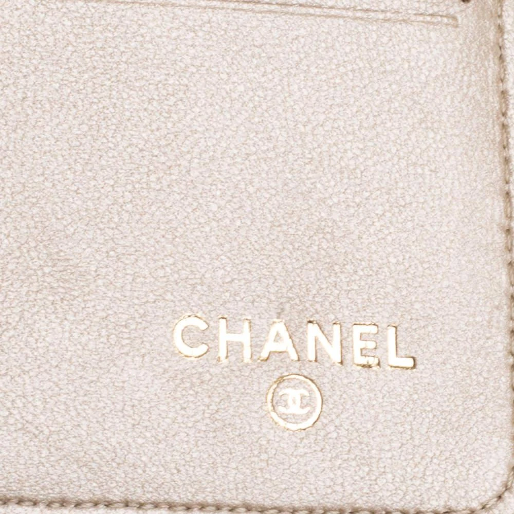Chanel Turquoise Camellia Embossed Leather Wallet 商品