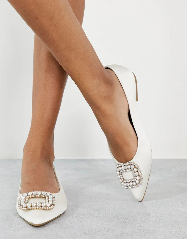 商品ASOS|ASOS DESIGN Laura embellished pointed ballet flats in ivory satin,价格¥143,第1张图片