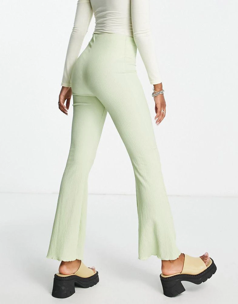 商品ASOS|ASOS DESIGN crinkle texture flare trouser in green,价格¥69,第2张图片详细描述