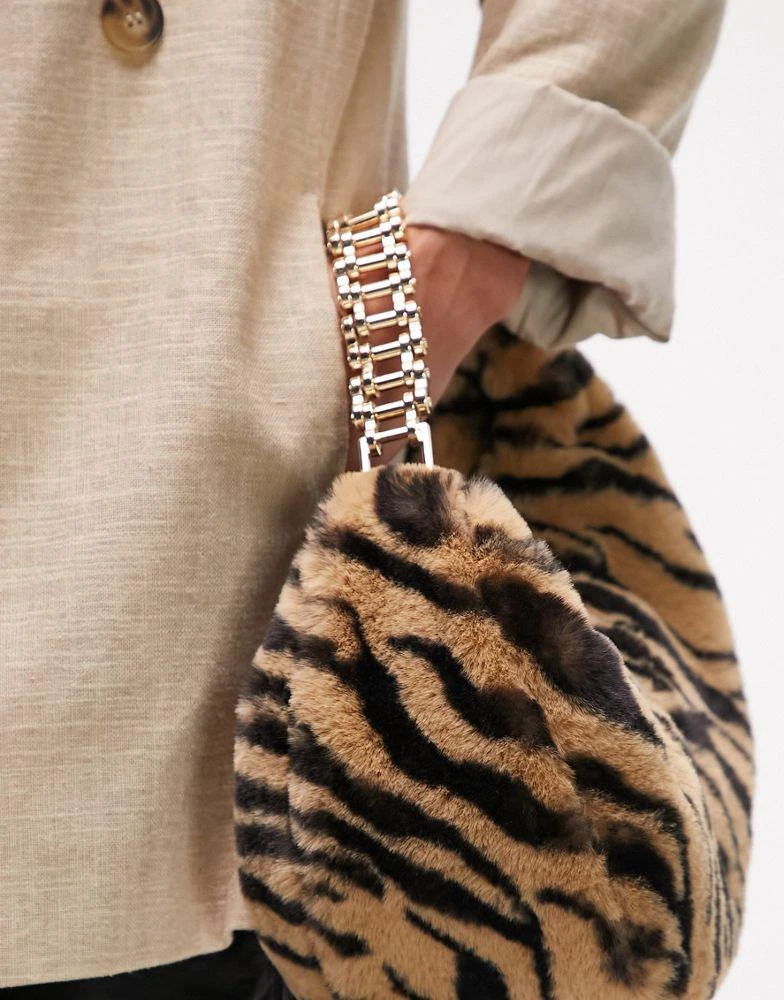 商品Topshop|Topshop shannon faux fur bag in tiger,价格¥215,第3张图片详细描述