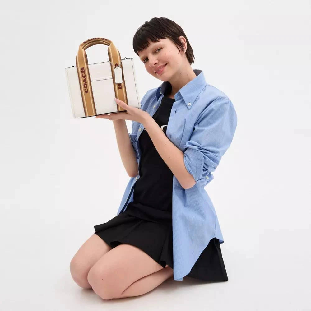 商品Coach|Smith Tote Bag 24,价格¥1299,第3张图片详细描述