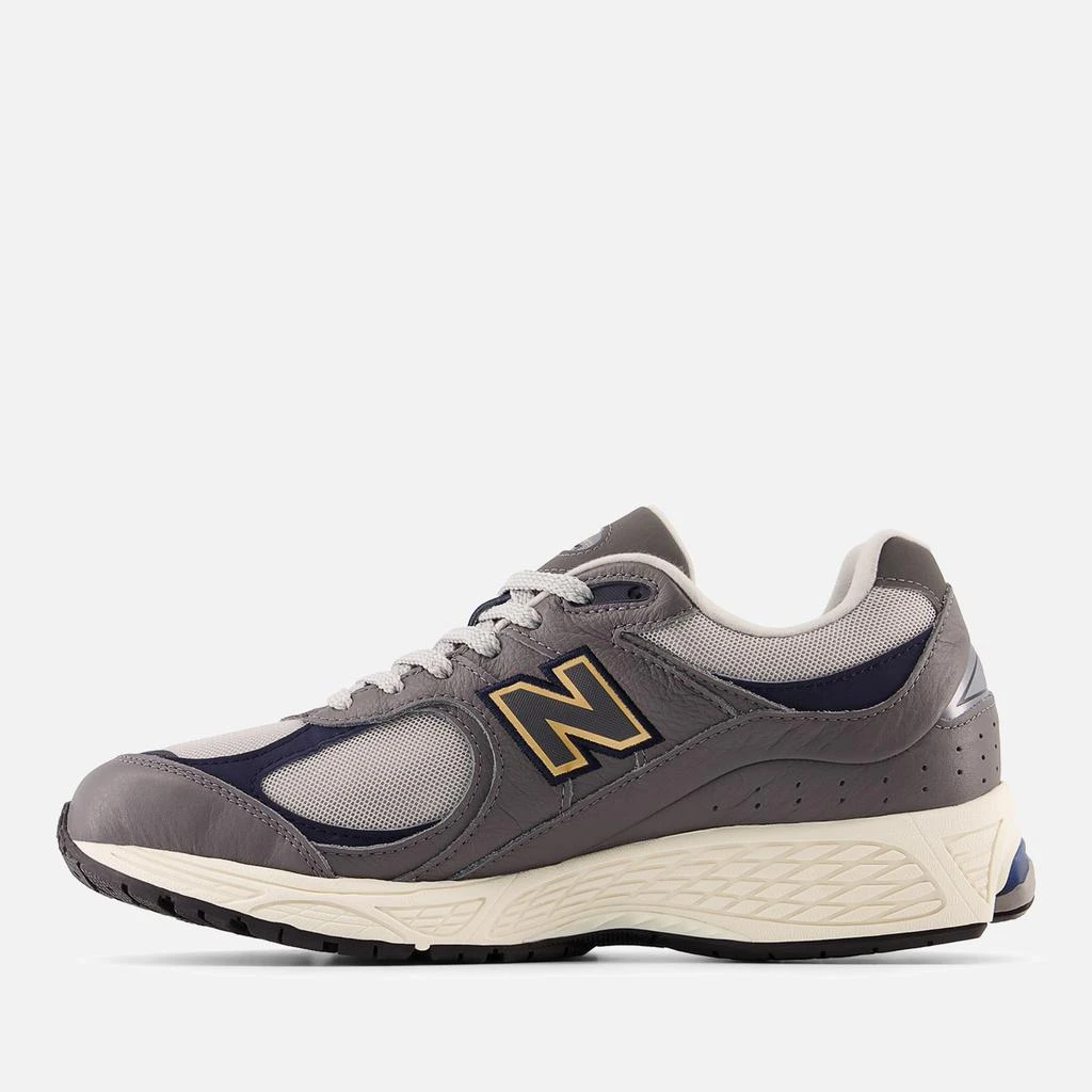 商品New Balance|New Balance Men's 2002 New Vintage Faux Leather Trainers,价格¥757,第2张图片详细描述