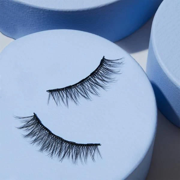 商品Lookfantastic|Lola's Lashes Sapphire Magnetic Eyelash Kit - Black Eyeliner,价格¥334,第4张图片详细描述
