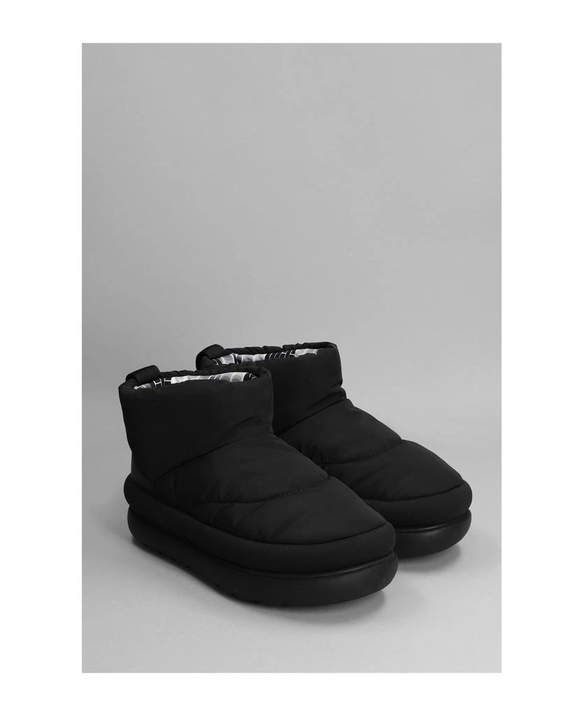 商品UGG|Classic Maxi Mini Low Heels Ankle Boots In Black Synthetic Fibers,价格¥1747,第2张图片详细描述