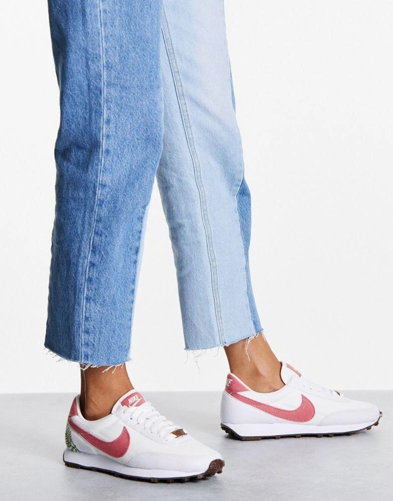 商品NIKE|Nike Daybreak trainers in white and burgundy with floral embroidery - WHITE,价格¥693,第2张图片详细描述