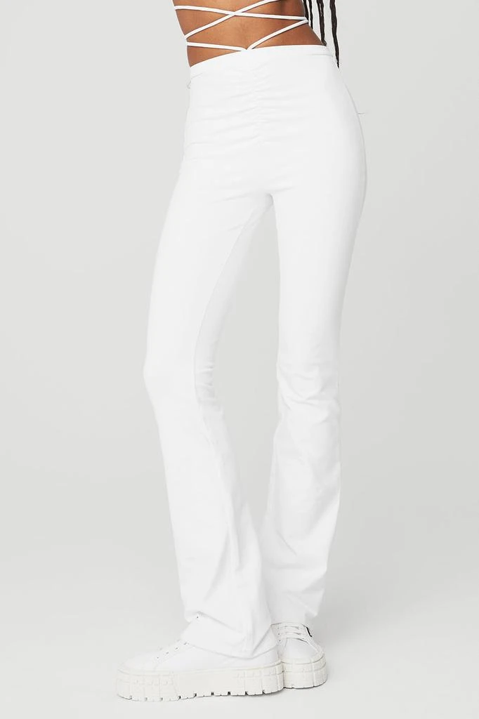 商品Alo|Airbrush High-Waist Cinch Flare Legging - White,价格¥715,第1张图片