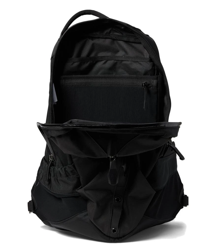 商品Arc'teryx|Arro 16 Backpack,价格¥1638,第3张图片详细描述