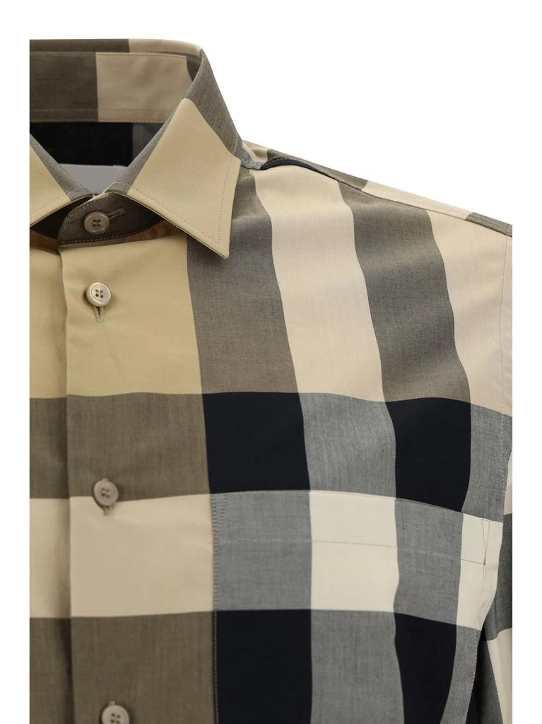 商品Burberry|Burberry Long Sleeved Checkered Buttoned Shirt,价格¥4067,第3张图片详细描述