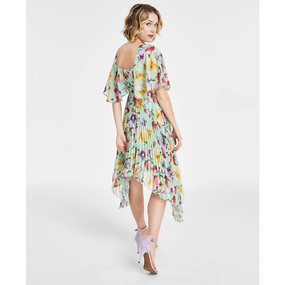 商品Kensie|Women's Pleated V-Neck Floral-Print Chiffon Dress,价格¥599,第2张图片详细描述