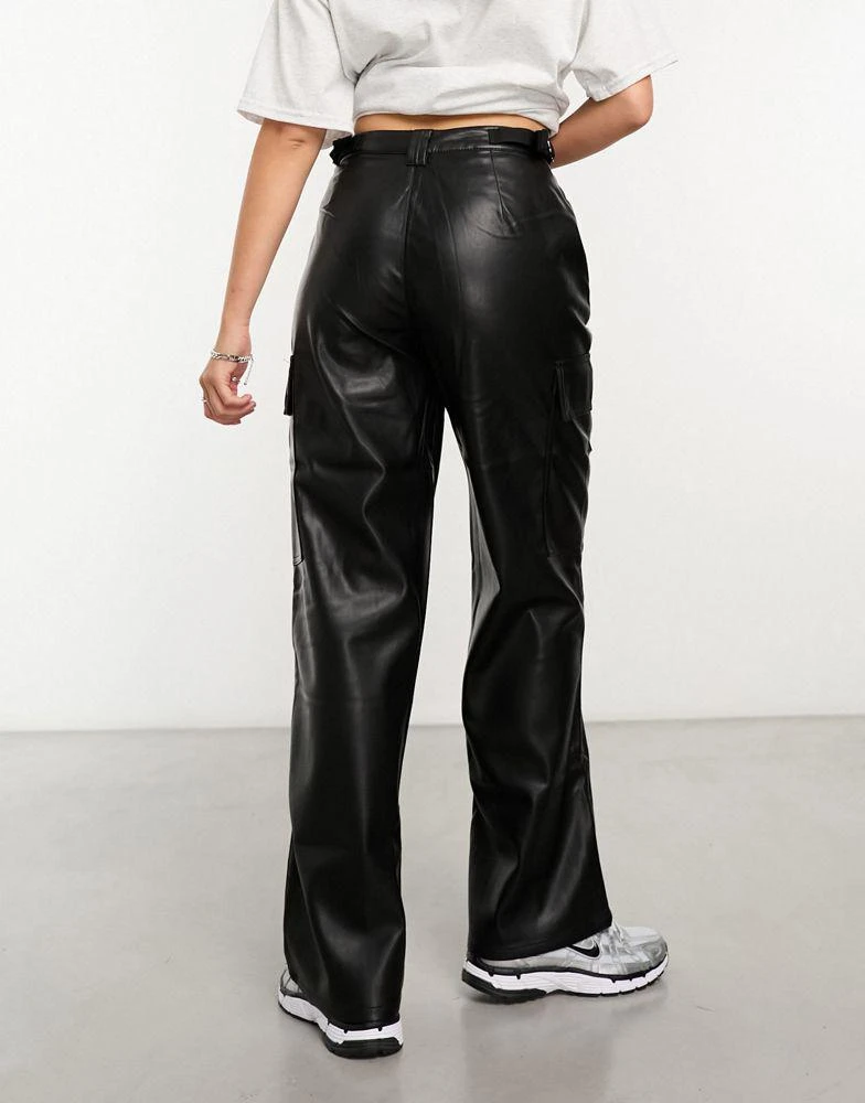 商品ASOS|ASOS DESIGN faux leather cargo trousers in black,价格¥226,第3张图片详细描述