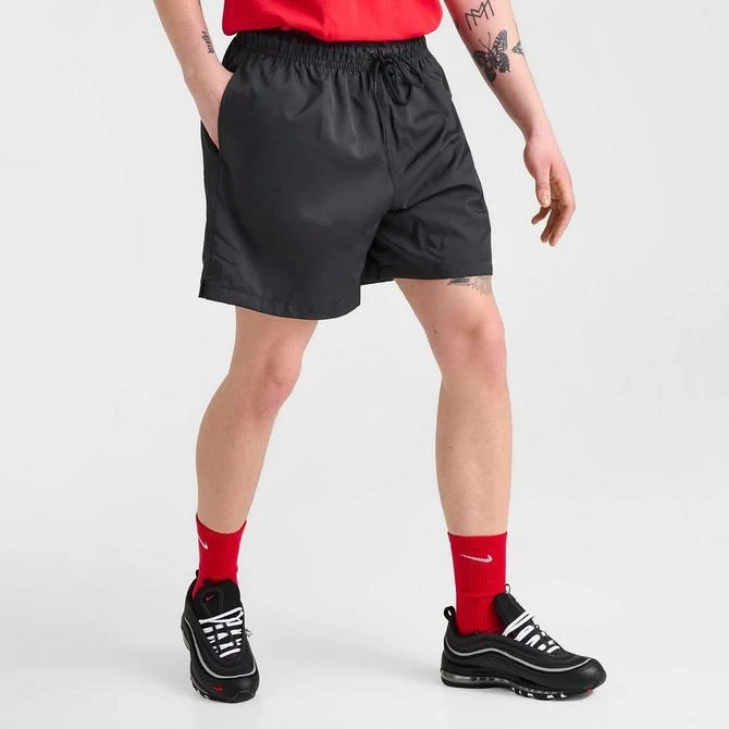 商品NIKE|Men's Nike Club Woven 6" Flow Shorts,价格¥366,第3张图片详细描述