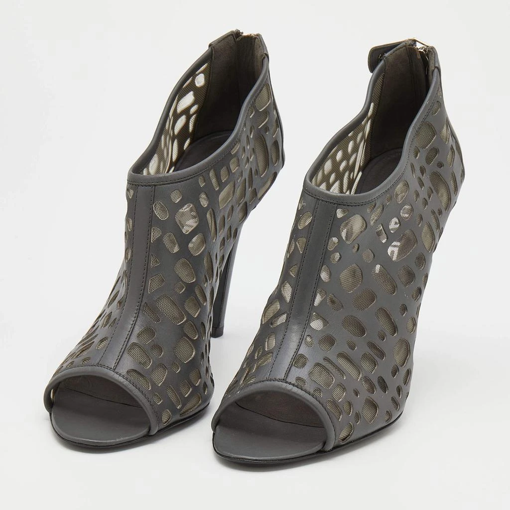 商品[二手商品] Chanel|Chanel Grey Laser Cut Leather and Mesh Booties Size 39.5,价格¥1284,第2张图片详细描述