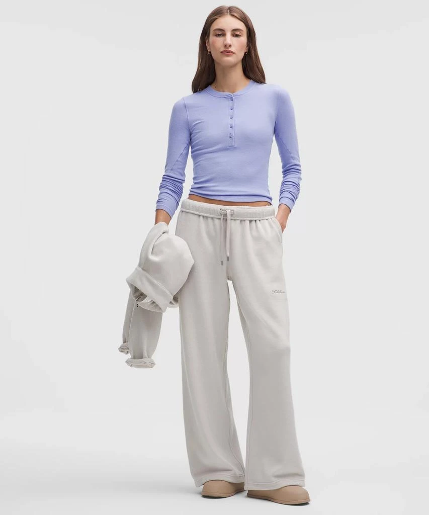 Hold Tight Long-Sleeve Henley 商品