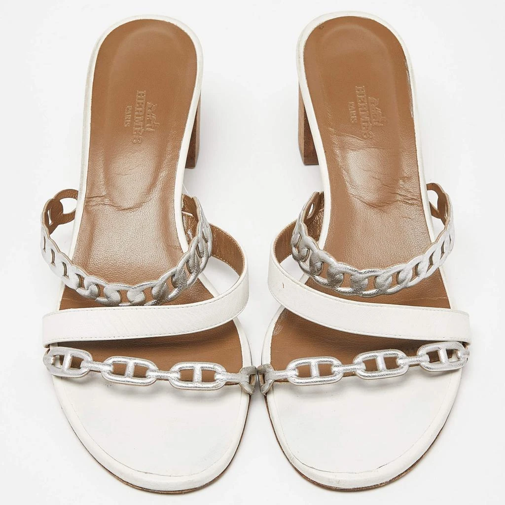 商品[二手商品] Hermes|Hermes White/Silver Leather Ajaccio Block Heel Slide Sandals Size 40,价格¥3957,第3张图片详细描述