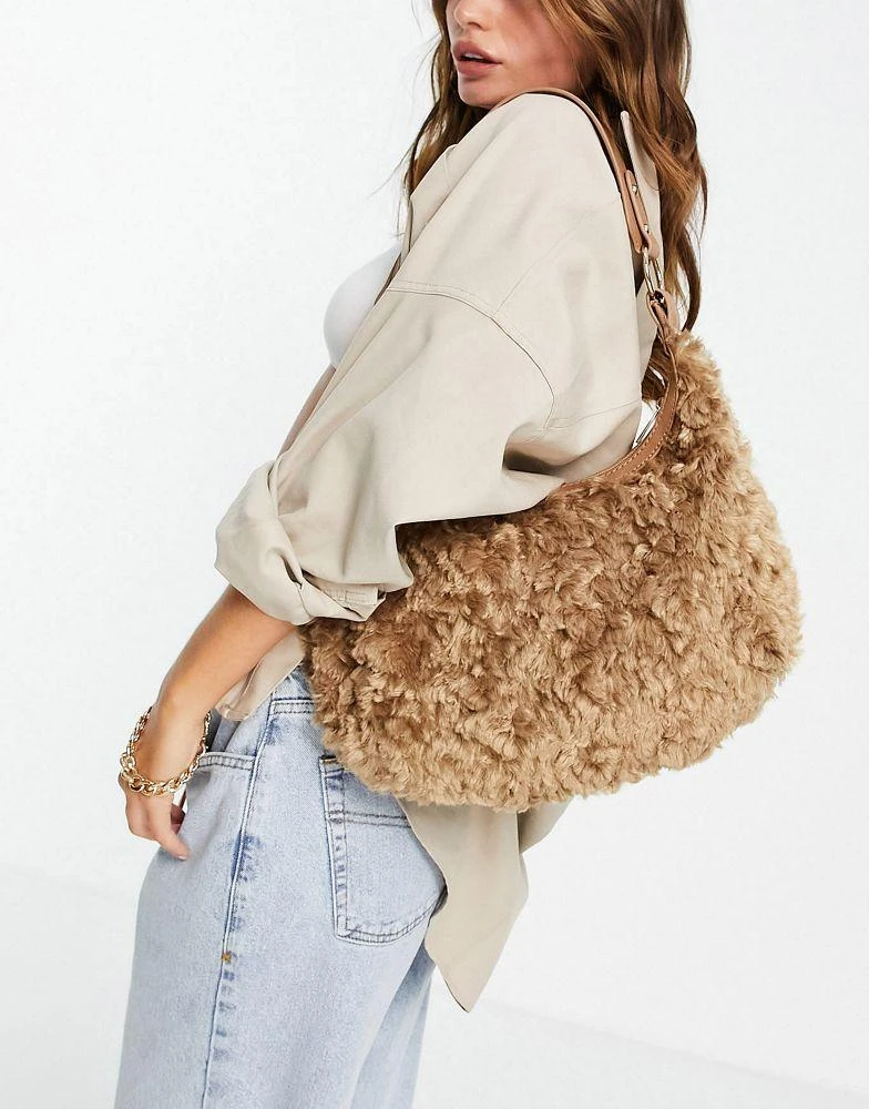 商品ASOS|ASOS DESIGN curved slouchy shoulder bag in camel borg,价格¥104,第3张图片详细描述