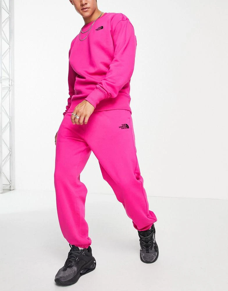 商品The North Face|The North Face Oversized Essential joggers in pink Exclusive at ASOS,价格¥615,第3张图片详细描述