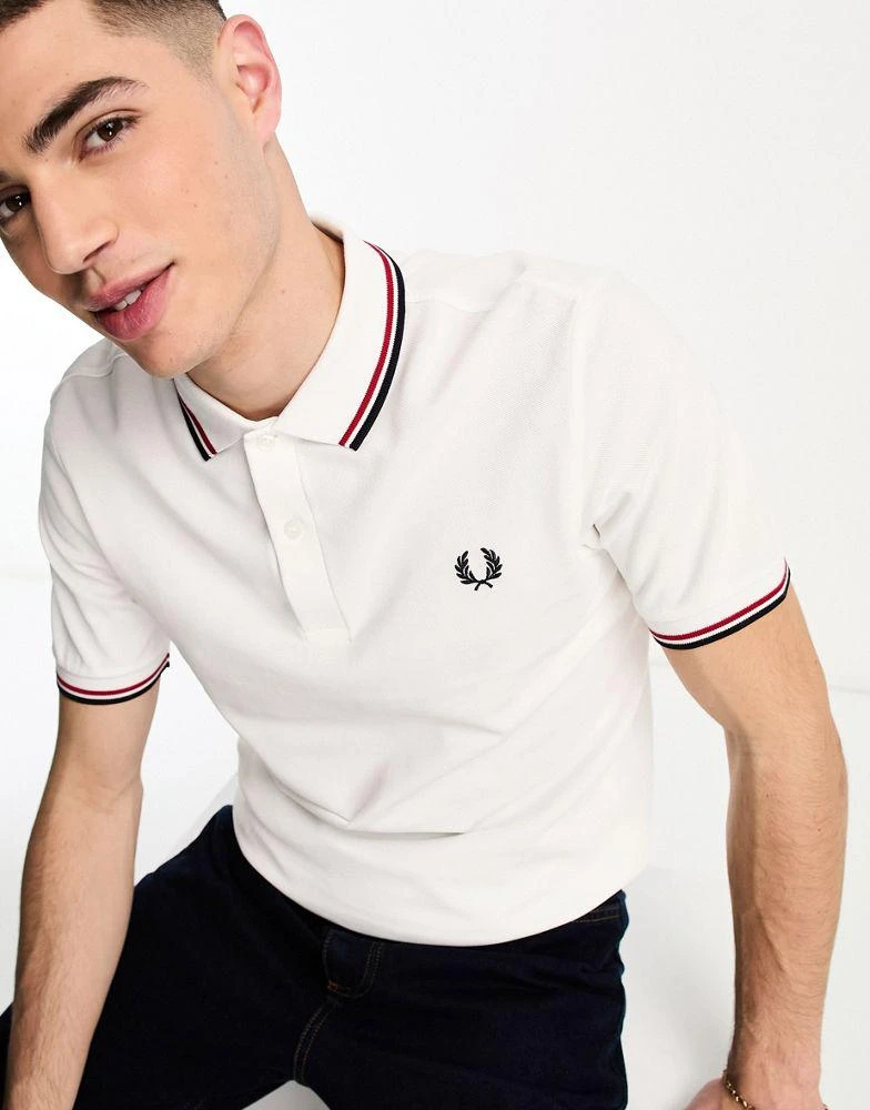 商品Fred Perry|Fred Perry unisex twin tipped logo polo in white/red/navy,价格¥626,第4张图片详细描述