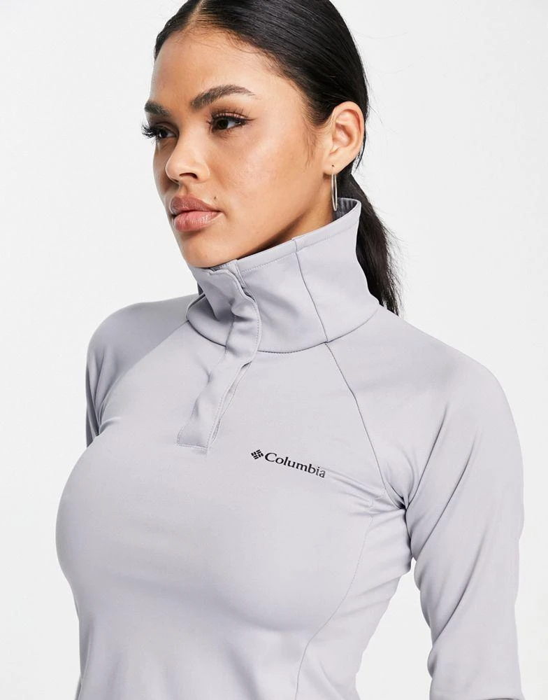 商品Columbia|Columbia Training CSC Sculpt cropped long sleeve top  in grey  Exclusive at ASOS,价格¥104,第3张图片详细描述