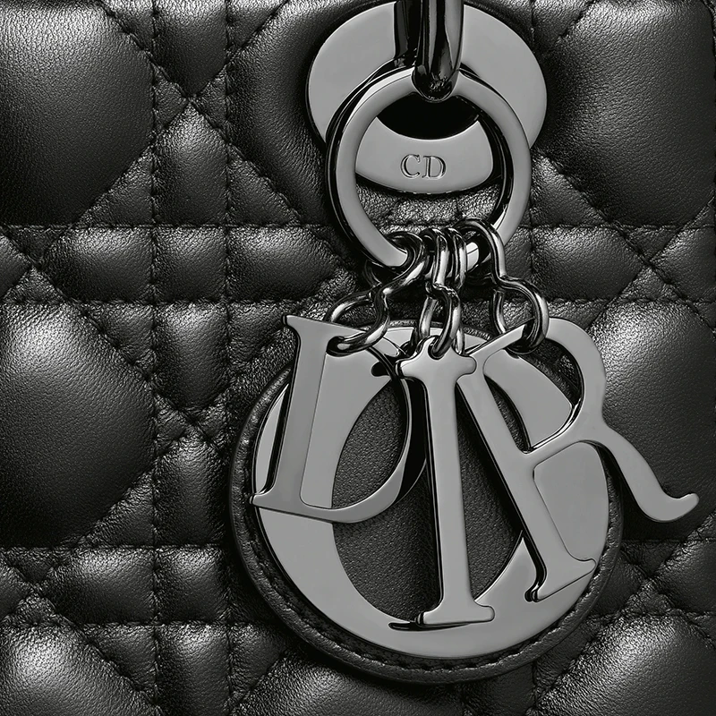 【包税】DIOR/迪奥  LADY DIOR MY ABCDIOR系列 女士小号黑色藤格纹小羊皮单肩手提戴妃包（勋章款）M0538BCAL_M900 商品