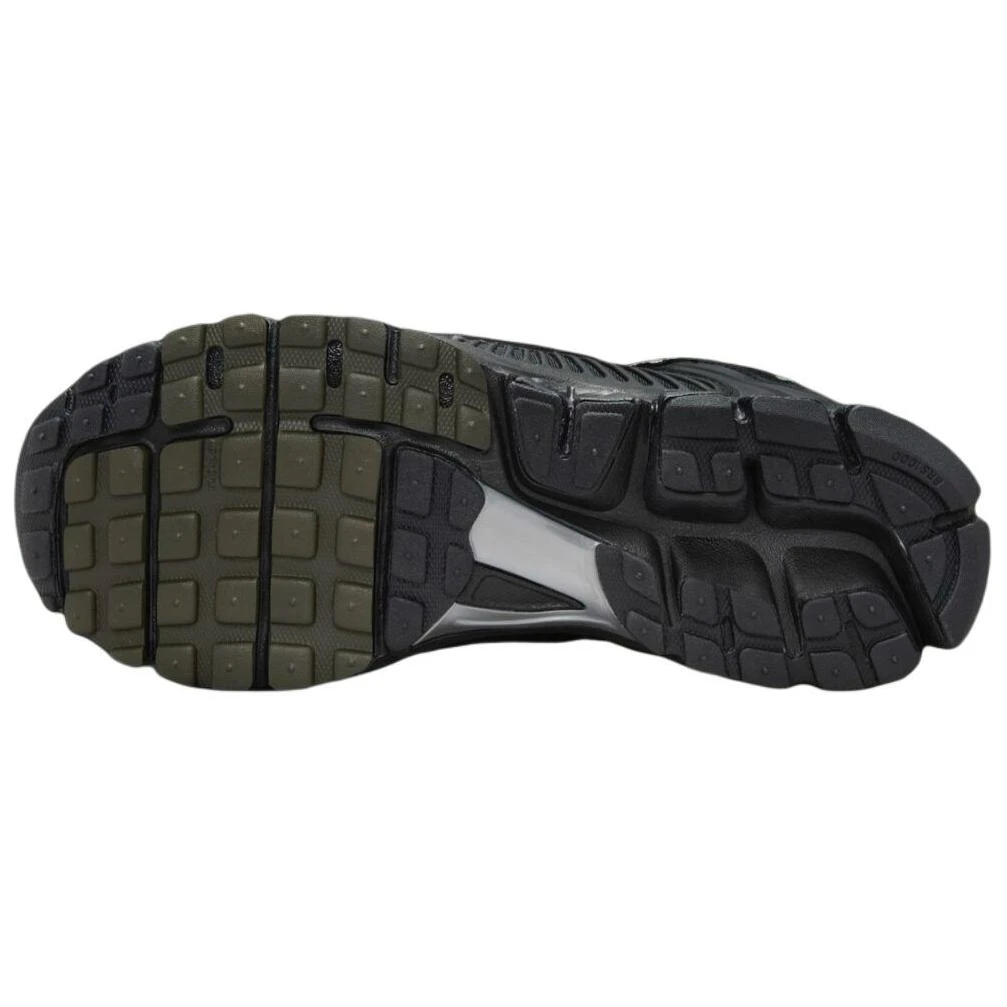 商品[国内直发] NIKE|Air Zoom Vomero 5 柔软舒适防滑耐磨 低帮跑步鞋 男女同款 军绿色,价格¥634,第7张图片详细描述