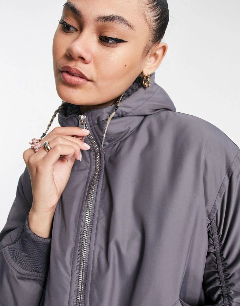 商品Topshop|Topshop hooded borg bomber jacket in charcoal,价格¥454,第3张图片详细描述