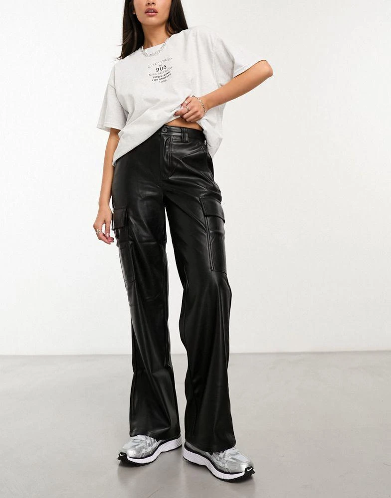 商品ASOS|ASOS DESIGN faux leather cargo trousers in black,价格¥267,第4张图片详细描述