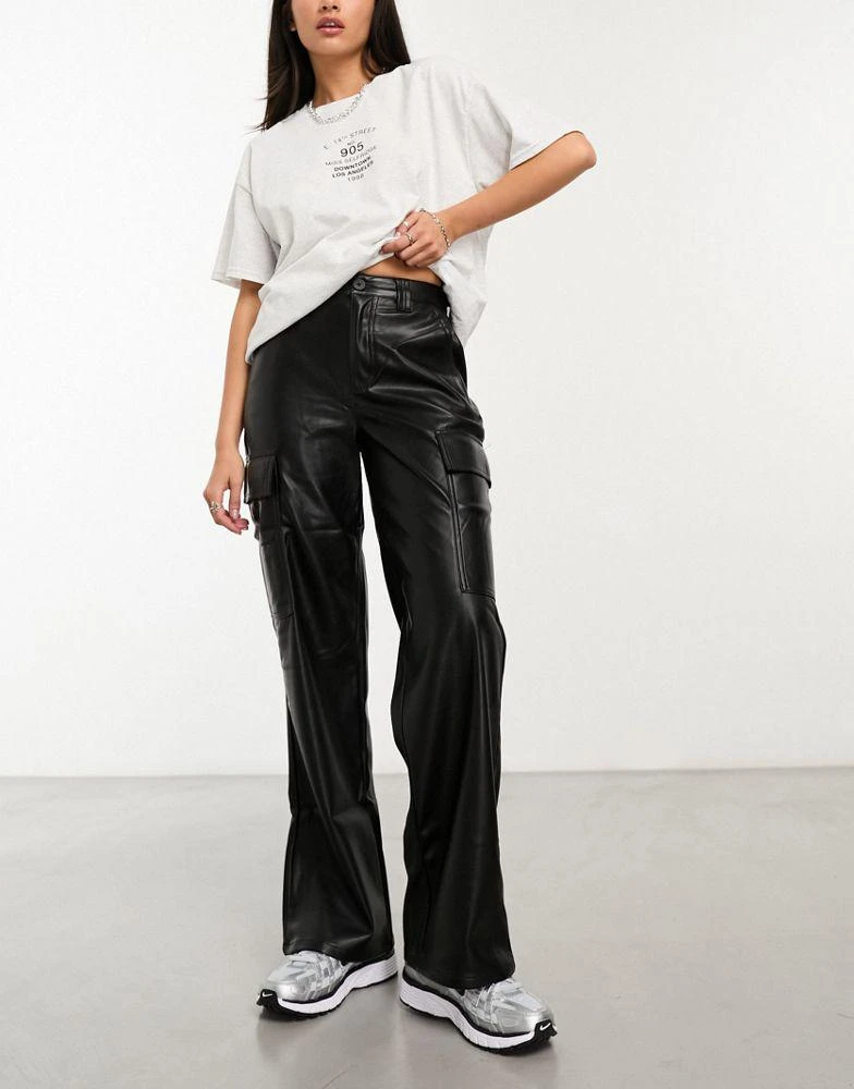 商品ASOS|ASOS DESIGN faux leather cargo trousers in black,价格¥226,第4张图片详细描述