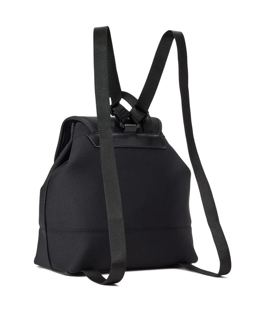 商品Tommy Hilfiger|Ricky II Flap Backpack Neoprene,价格¥582,第2张图片详细描述