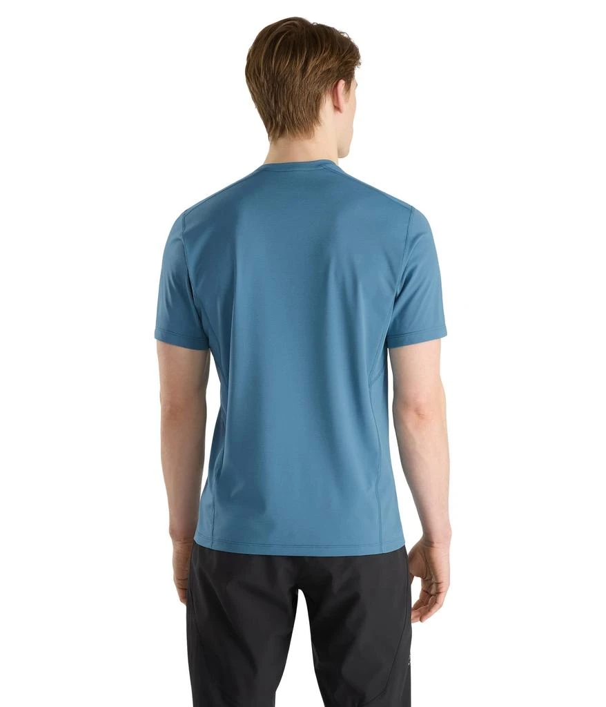 商品Arc'teryx|Arc'teryx Motus Crew Neck Shirt SS Men's | Lightweight Exceptionally Moisture Wicking Short Sleeve Training Shirt,价格¥483,第2张图片详细描述