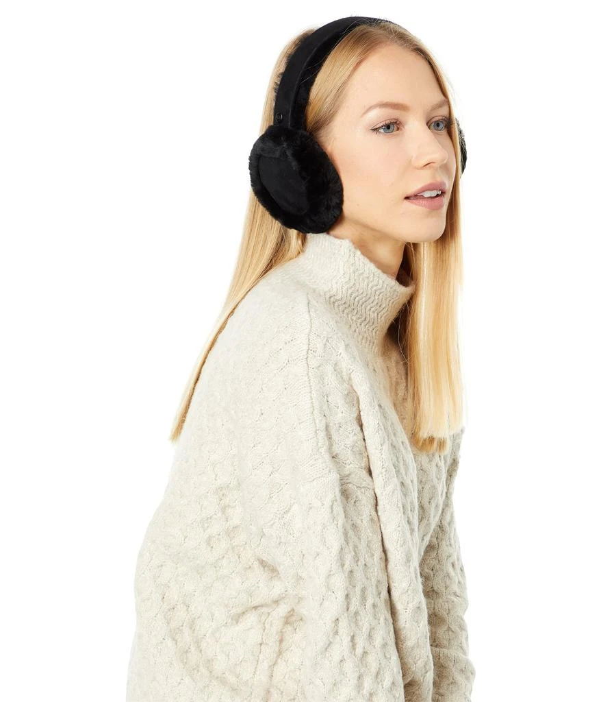 商品UGG|Wireless Bluetooth Water Resistant Sheepskin Earmuffs,价格¥925,第2张图片详细描述