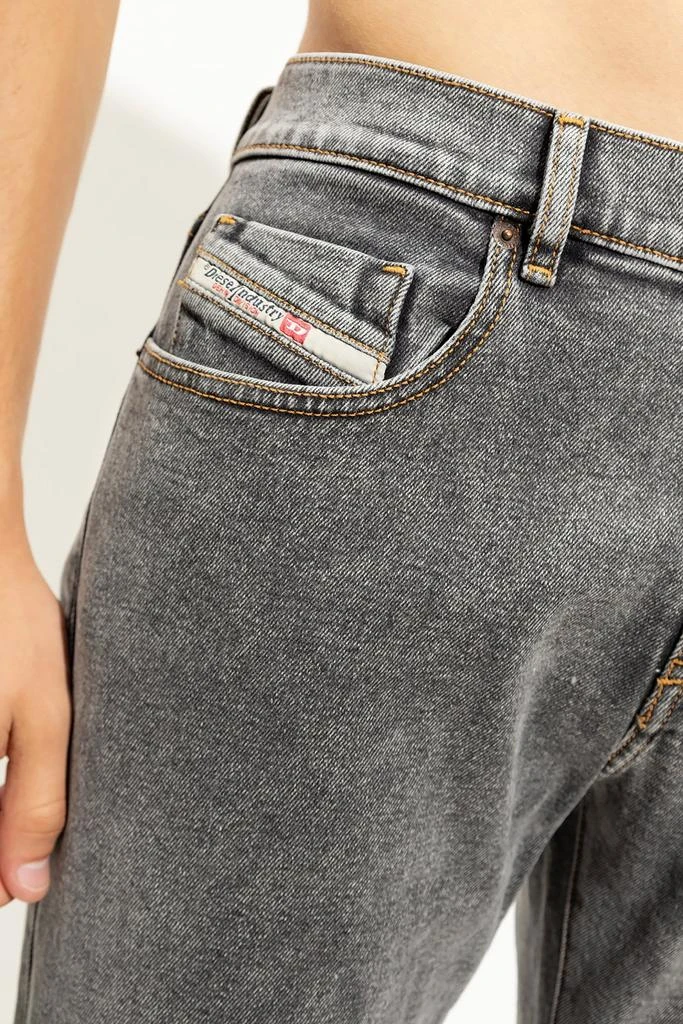 商品Diesel|Diesel 2019 D Strukt Slim-Fit Jeans,价格¥394,第5张图片详细描述