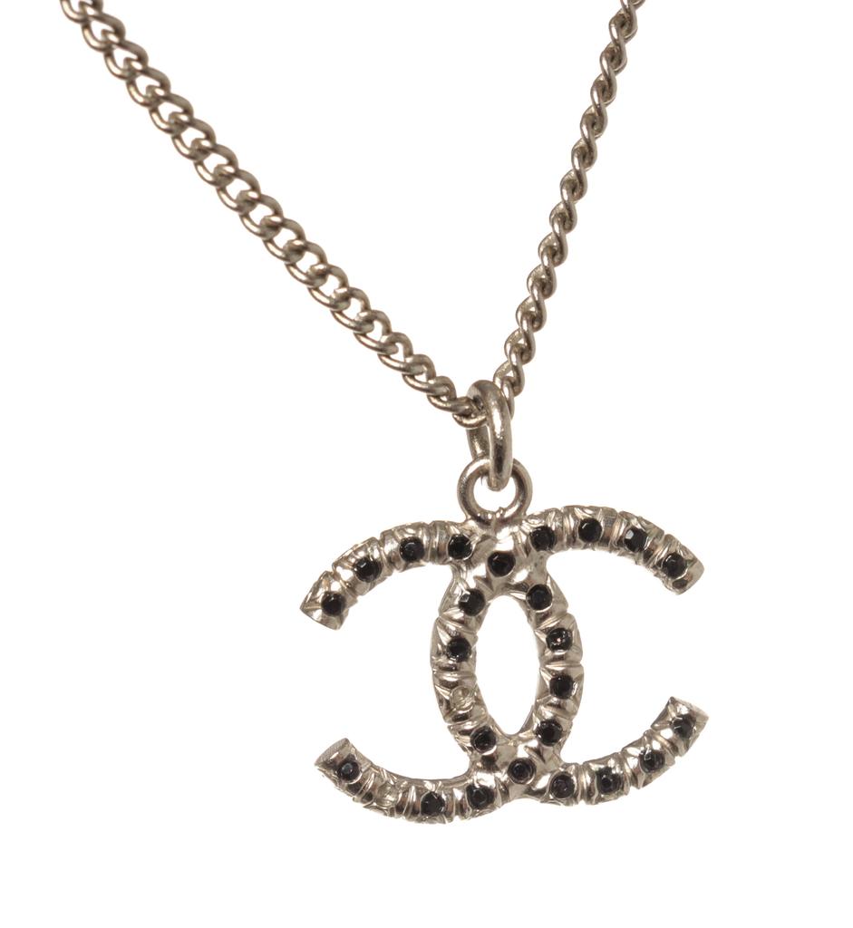 Chanel Silver CC Logo Rhinestone Necklace商品第4张图片规格展示