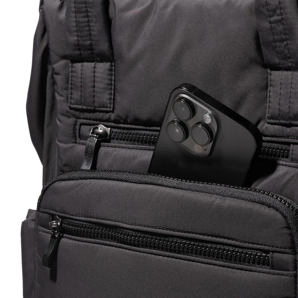 商品Baggallini|Chelsea Laptop Backpack,价格¥815,第5张图片详细描述