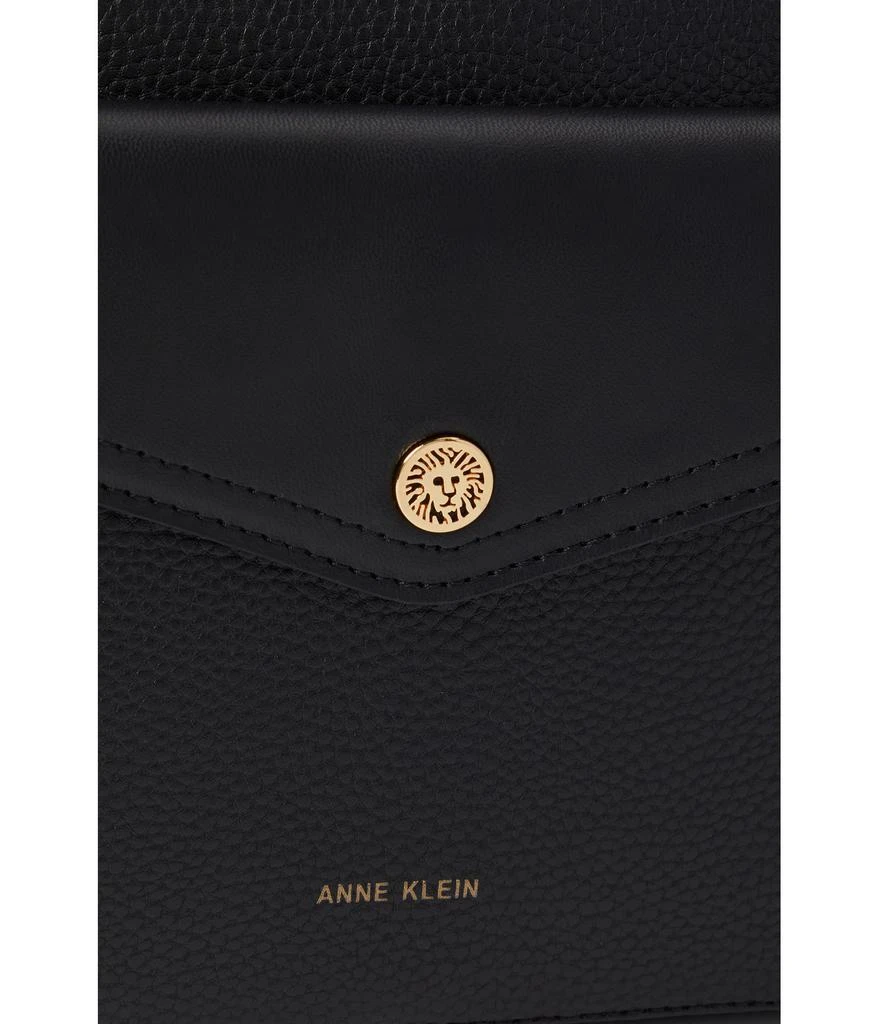 商品Anne Klein|Top Zip Crossbody with 2-in-1 Pouch,价格¥349,第4张图片详细描述