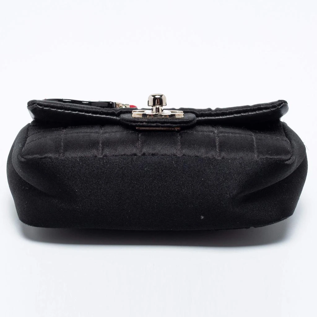 Chanel Black Square Quilt Satin Charm Flap Bag  商品