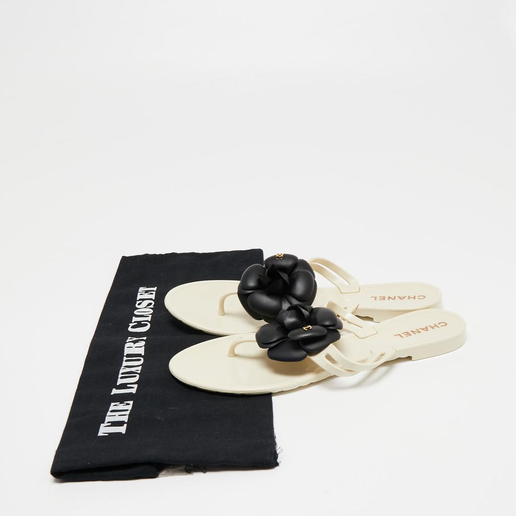Chanel Cream/Black Jelly Camellia Thong Flats Size 38商品第10张图片规格展示