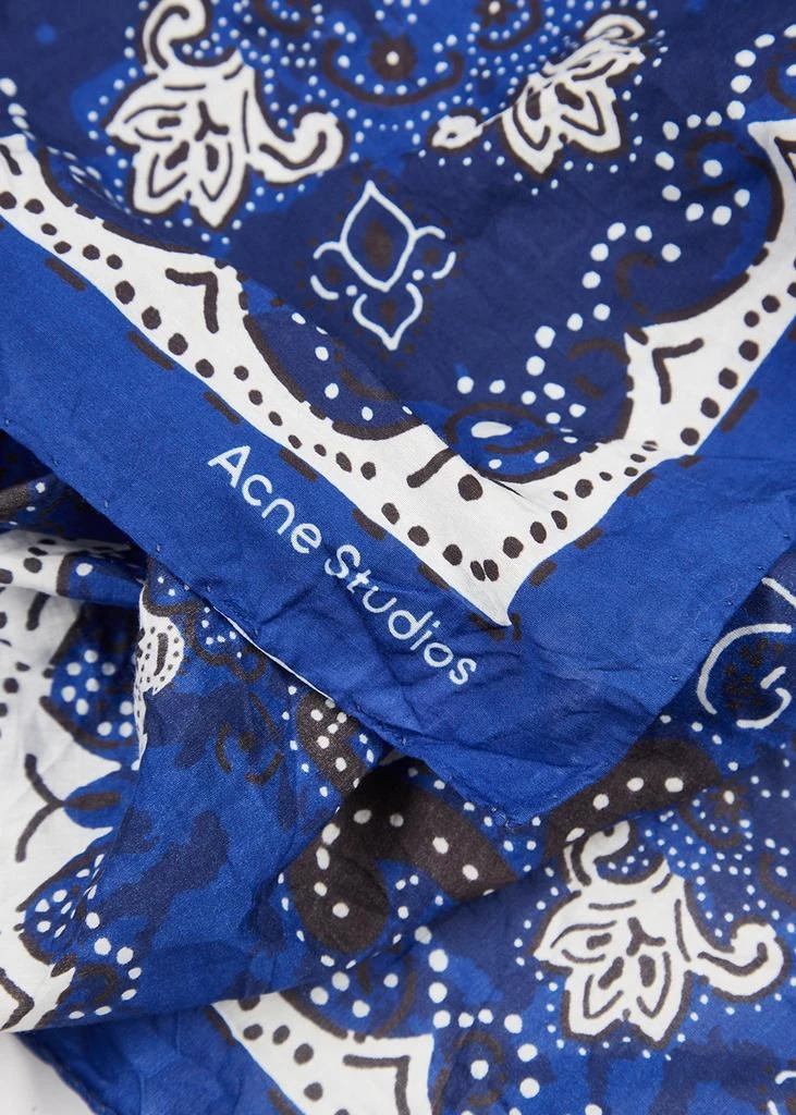 商品Acne Studios|Vette blue printed cotton-blend scarf,价格¥507,第3张图片详细描述