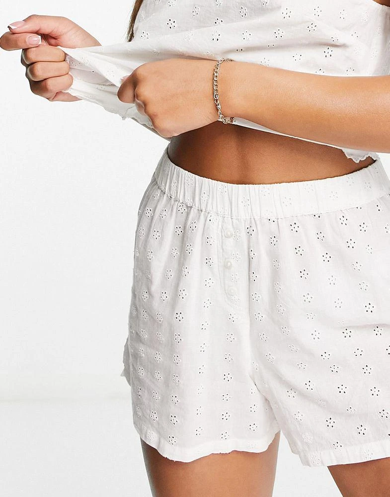 商品Topshop|Topshop broderie cami and shorts pyjama set in white,价格¥245,第3张图片详细描述