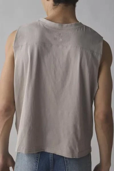 商品BDG|BDG Game Day Cutoff Sleeveless Tee,价格¥218,第3张图片详细描述