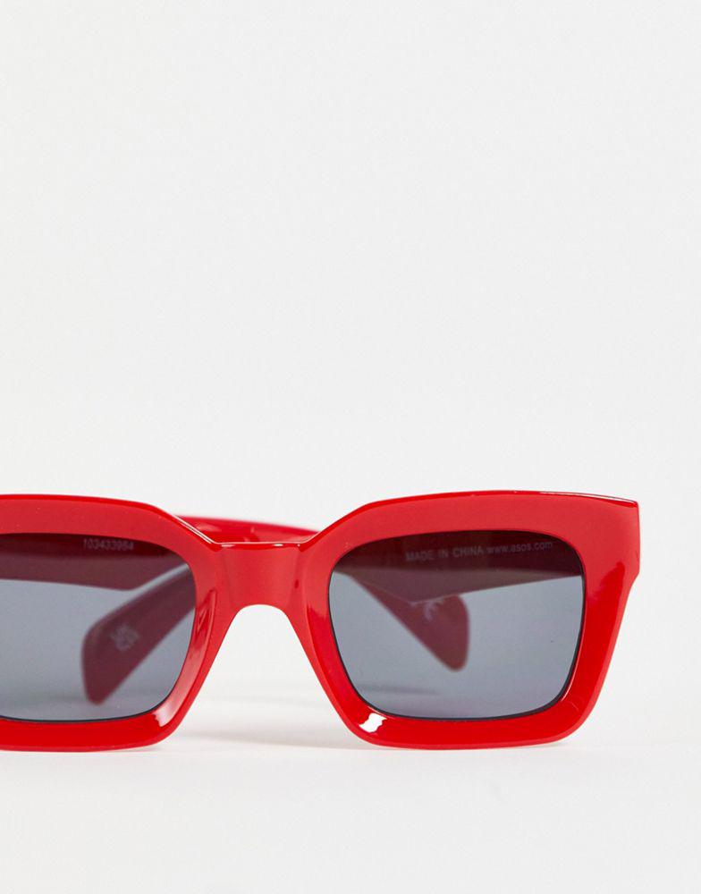 ASOS DESIGN chunky oversized square sunglasses in red with smoke lens商品第3张图片规格展示