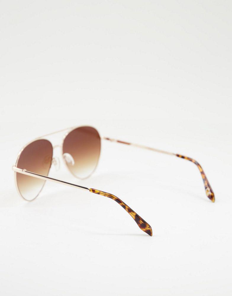 ASOS DESIGN metal aviator sunglasses in gold with brown lens商品第3张图片规格展示