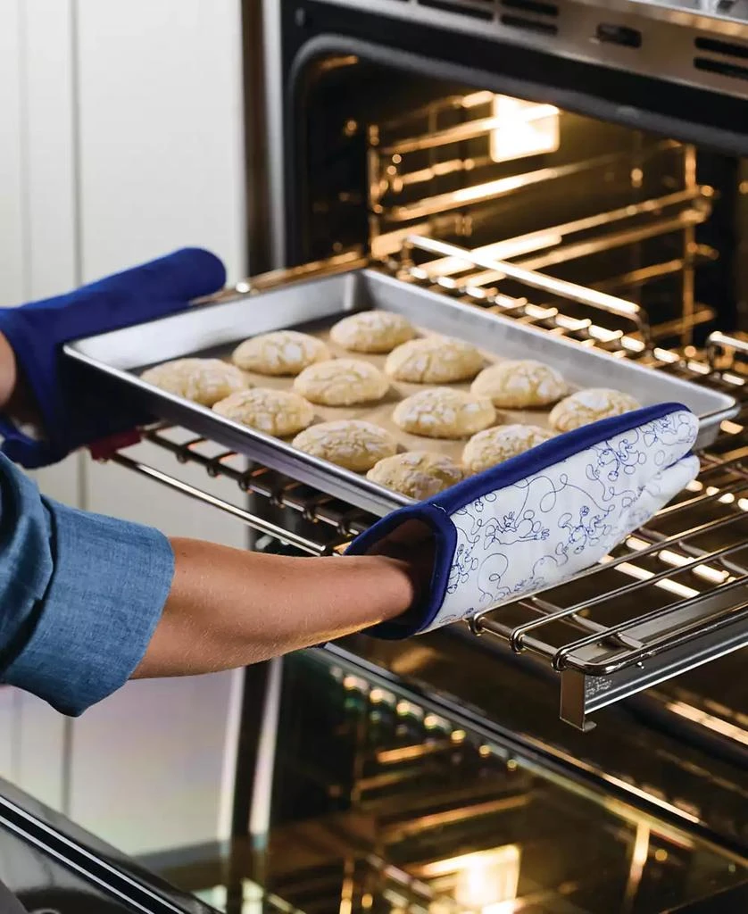 Bon Voyage Mickey Mouse 2-Piece Oven Mitt Set 商品