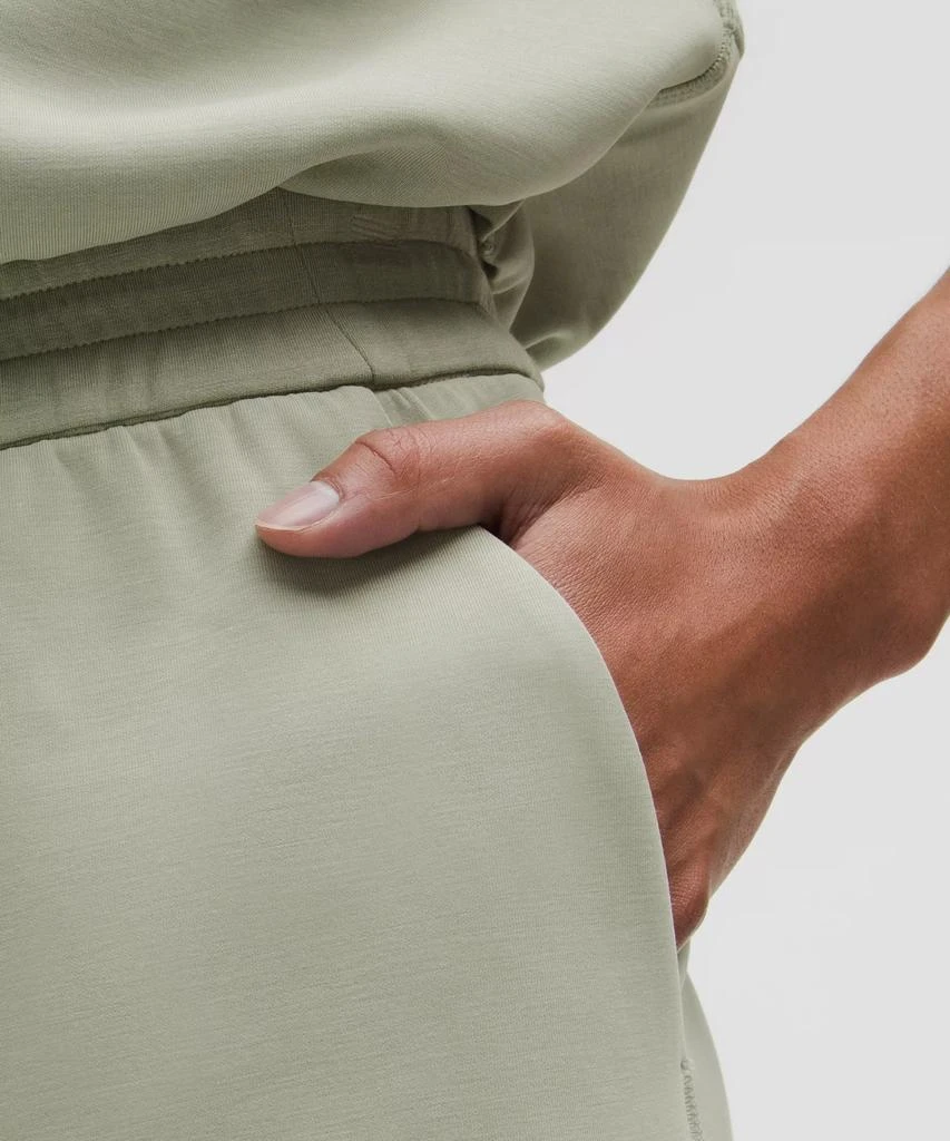 Softstreme High-Rise Short 4" 商品