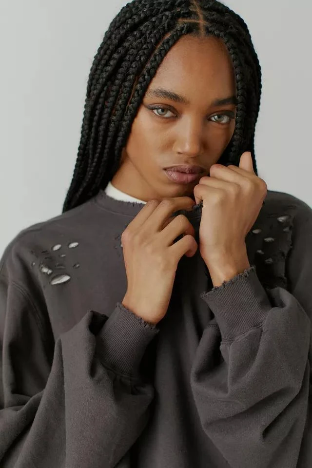 商品BDG|BDG Distressed Crew Neck Sweatshirt,价格¥260,第2张图片详细描述